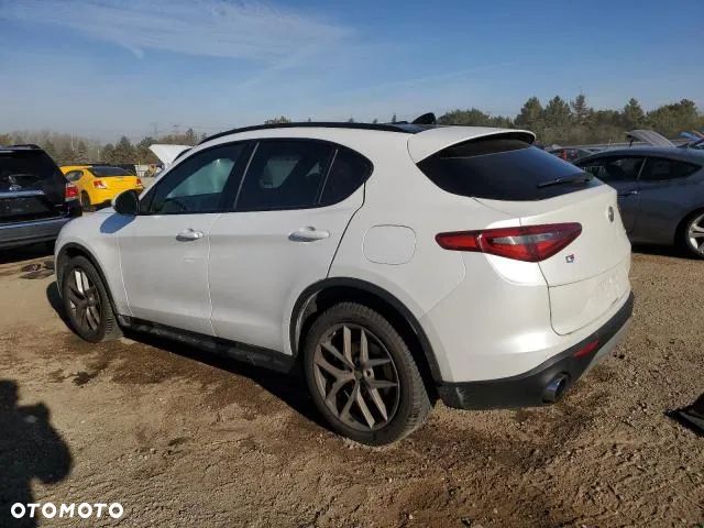 Alfa Romeo Stelvio - 13