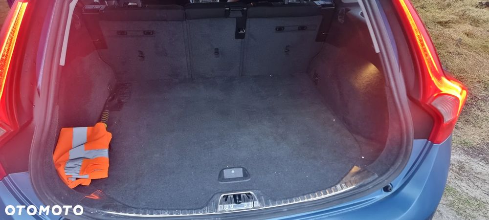 Volvo V60 T3 Momentum - 14