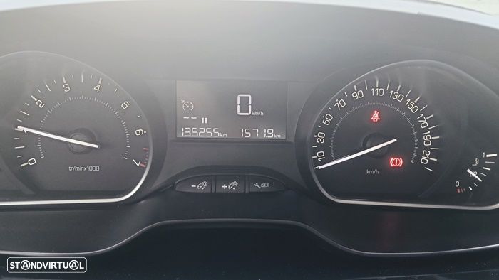 Peugeot 208 1.2 PureTech Signature - 22