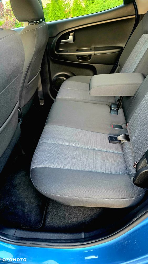 Kia Venga 1.6 L - 12