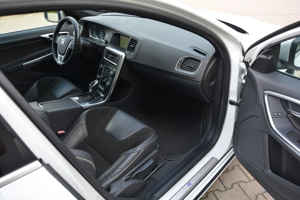 Volvo S60 - 25