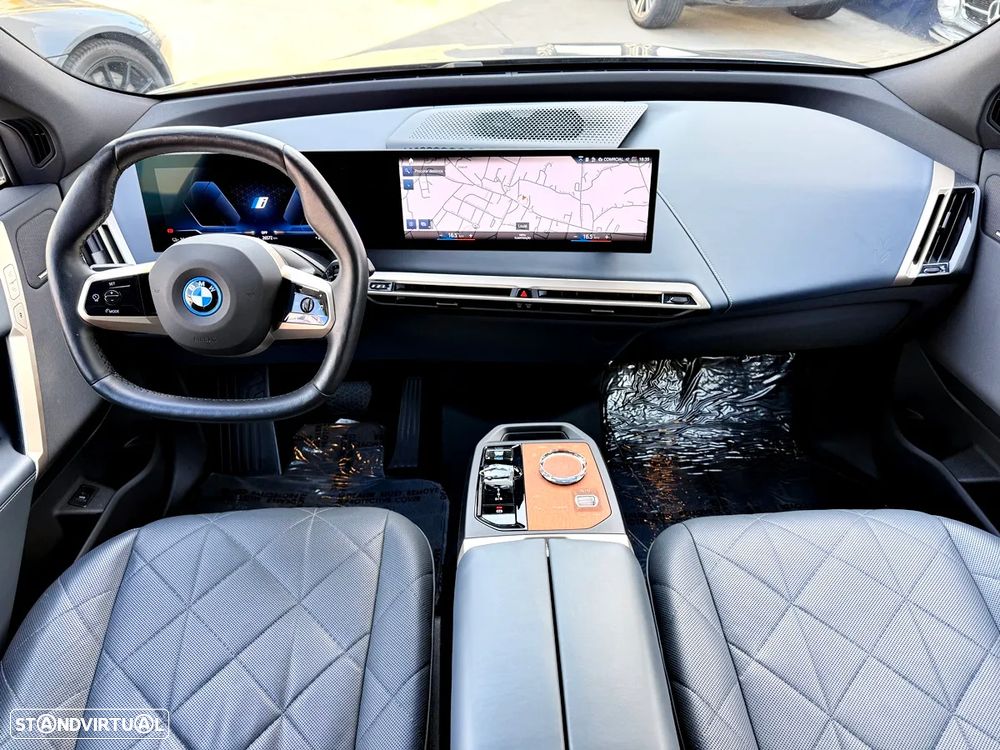 BMW iX xDrive 50 Pack Desportivo - 9