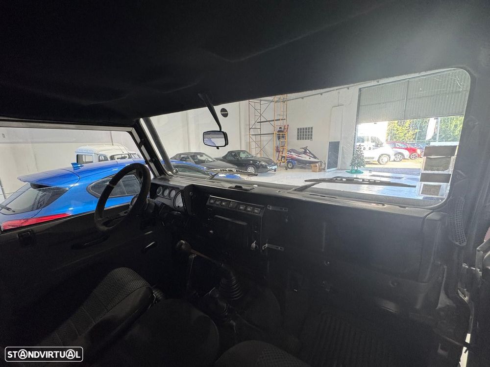 Land Rover Defender 90 2.5 TD5 Metal Top - 10