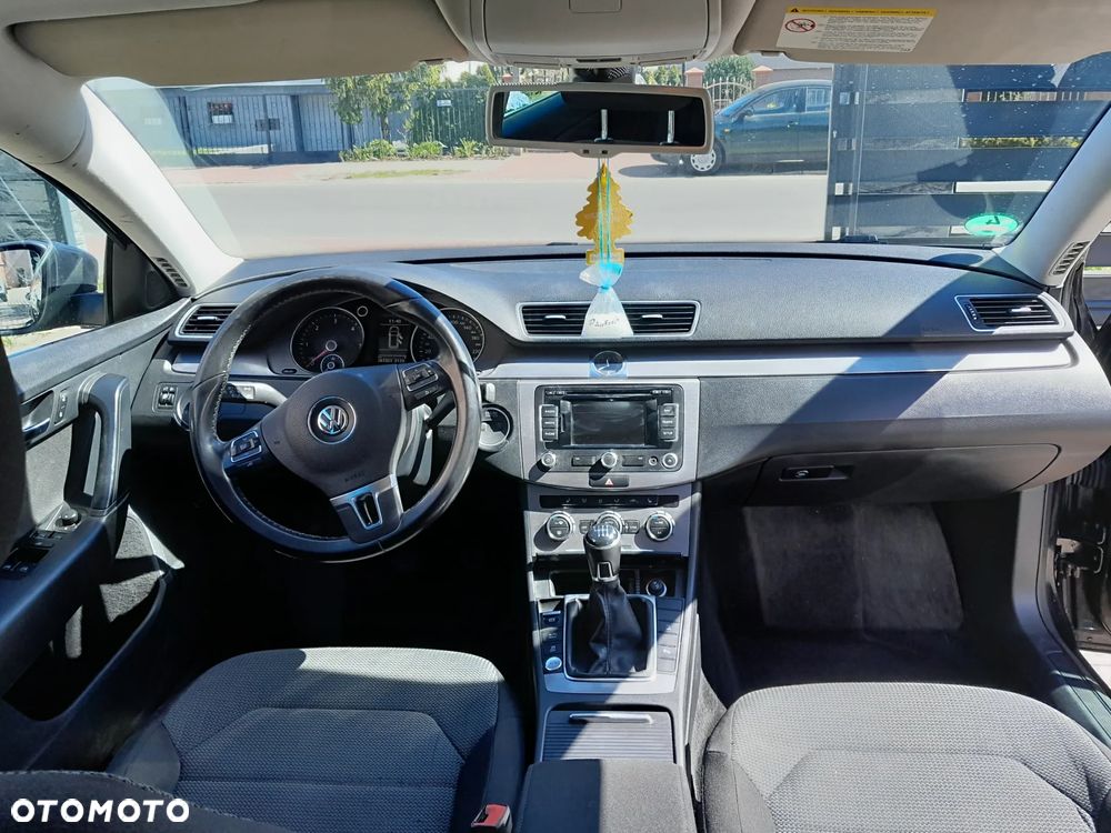 Volkswagen Passat 2.0 TDI BlueMotion Technology Comfortline - 16