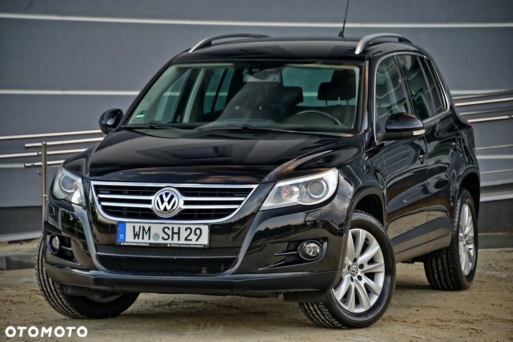 Volkswagen Tiguan - 1