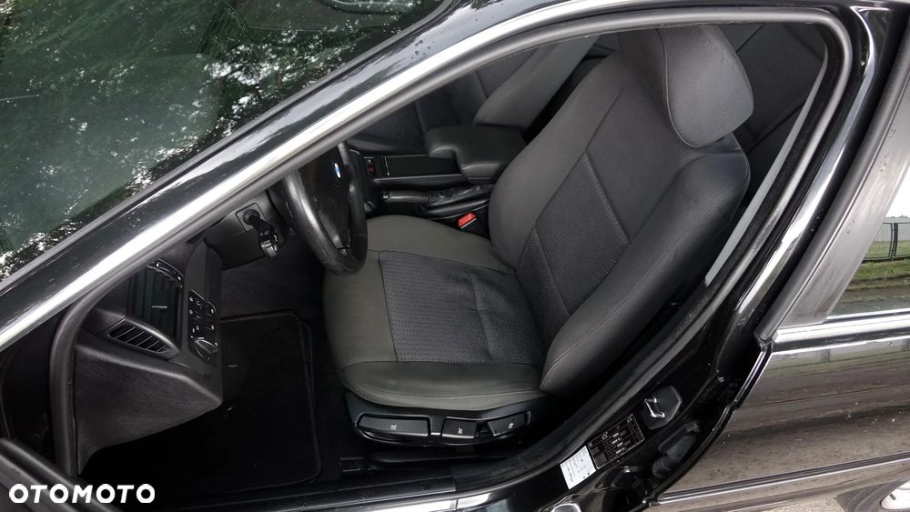 BMW Seria 3 320i - 8