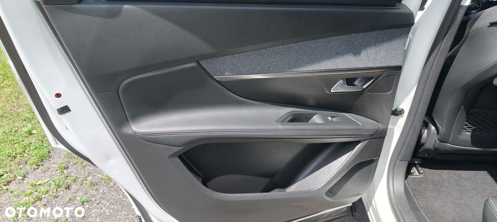 Peugeot 5008 BlueHDi 130 EAT8 Allure - 23