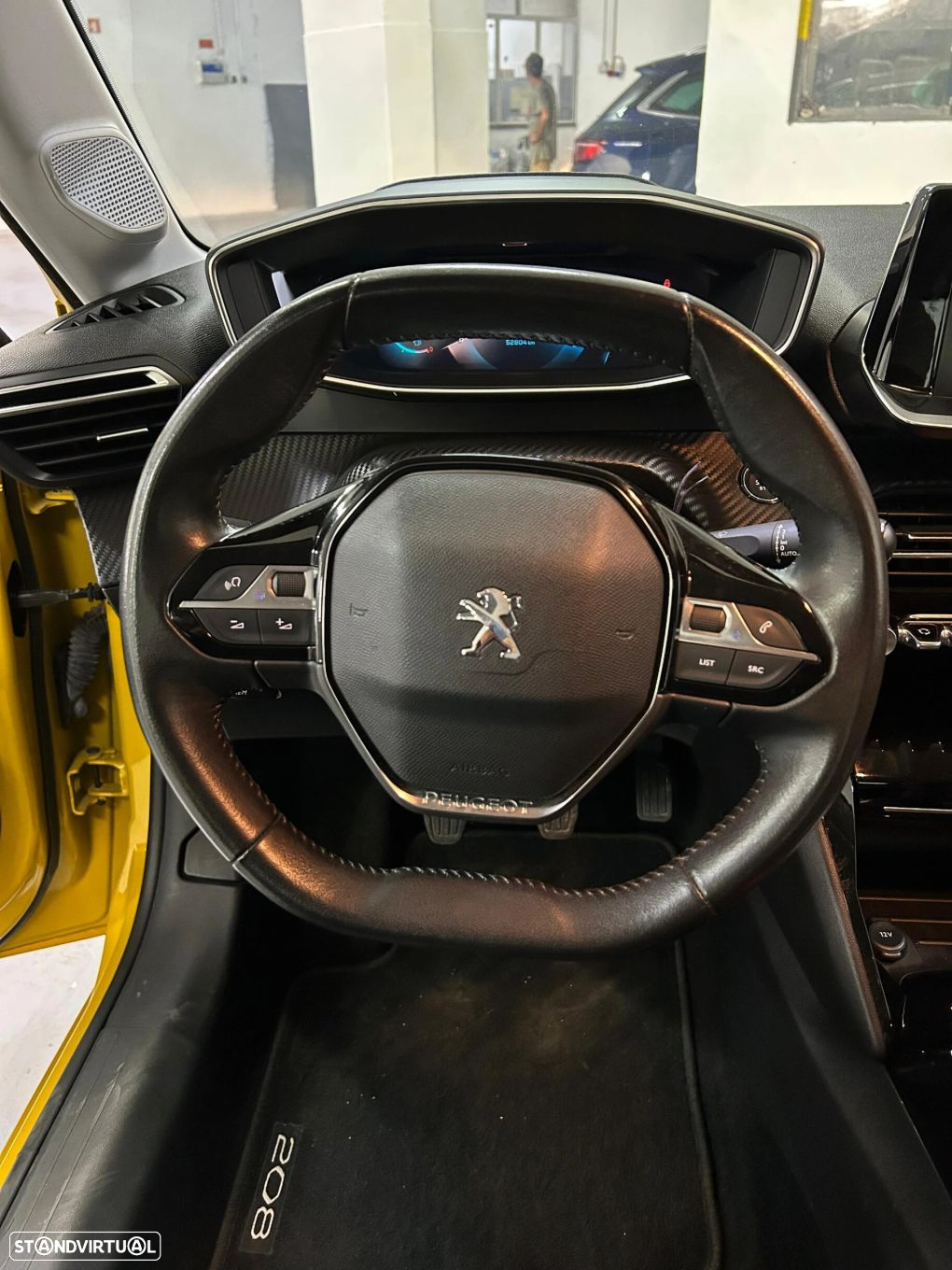 Peugeot 208 - 14