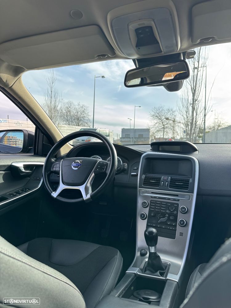 Volvo XC 60 2.0 D4 Momentum Start/Stop - 9