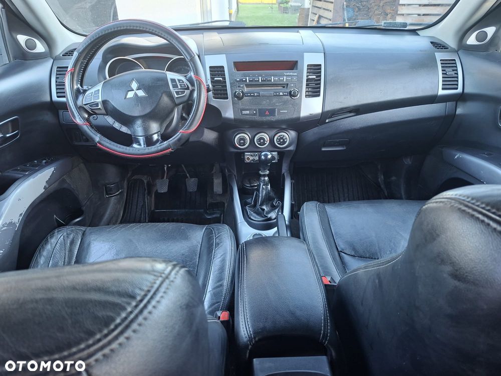 Mitsubishi Outlander - 7