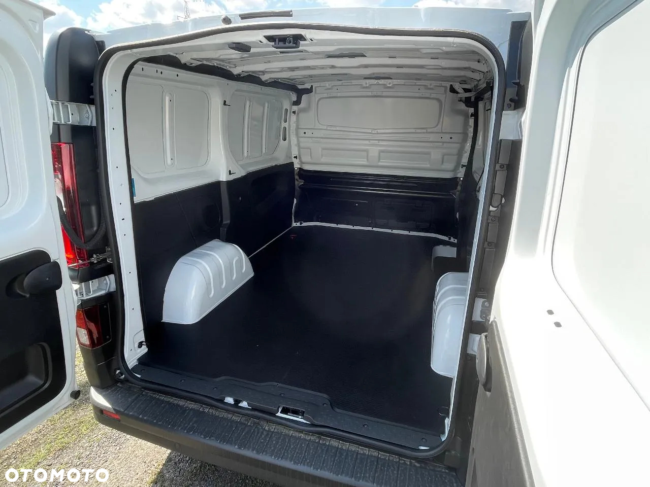 Renault TRAFIC - 10