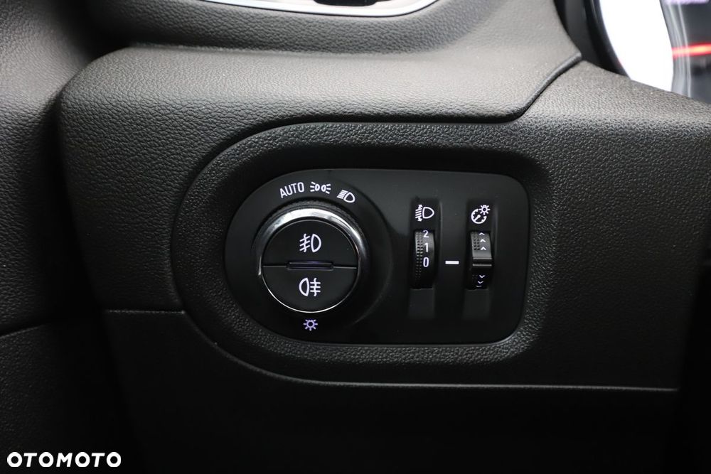 Opel Grandland X 1.2 Start/Stop Business Edition - 28