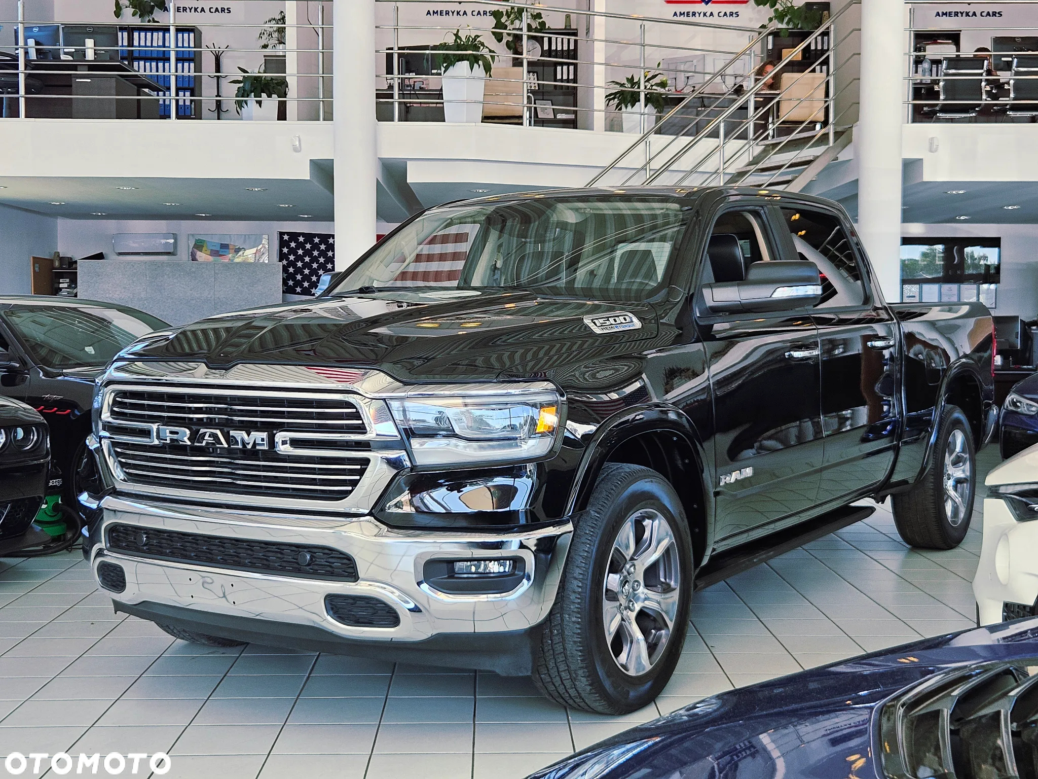 RAM 1500 5.7 Crew Cab Laramie - 4