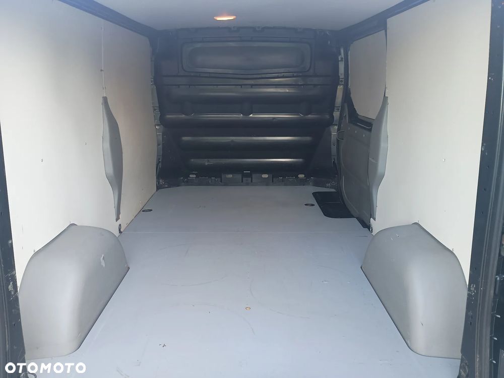 Opel Vivaro - 30