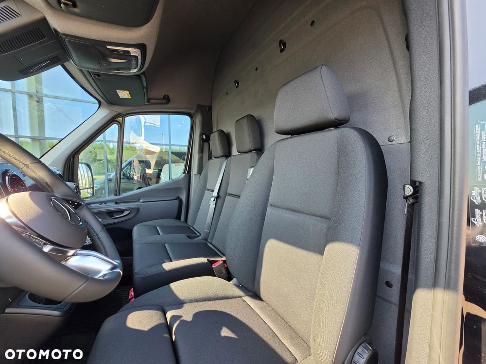 Mercedes-Benz Sprinter 319 CDI Furgon Ekstra Długi 4325+mm - 19