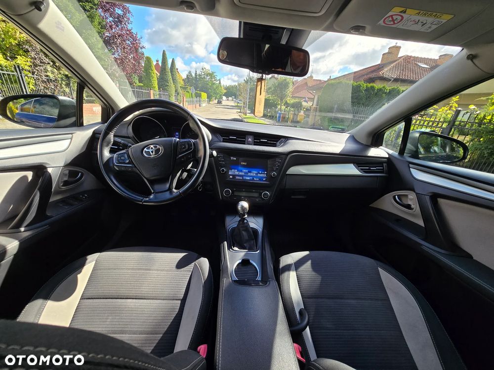 Toyota Avensis 1.8 Premium - 13