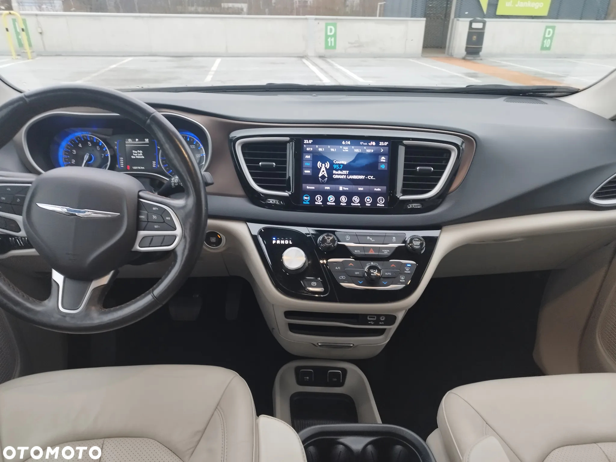Chrysler Pacifica - 9