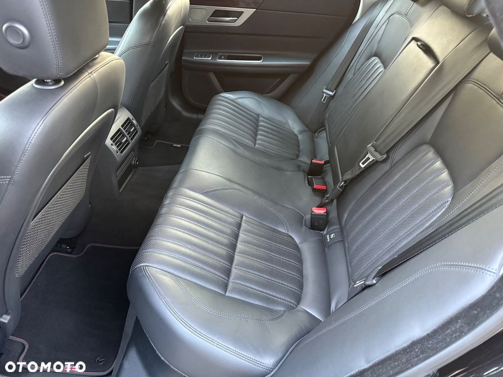Jaguar XF 3.0 TDV6 Portfolio - 18