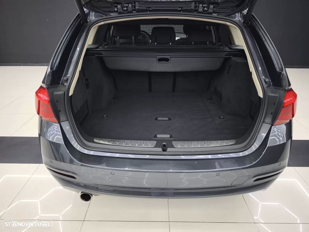 BMW 318 d Line Sport - 17