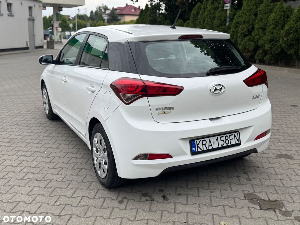 Hyundai I20 2016 photo 3