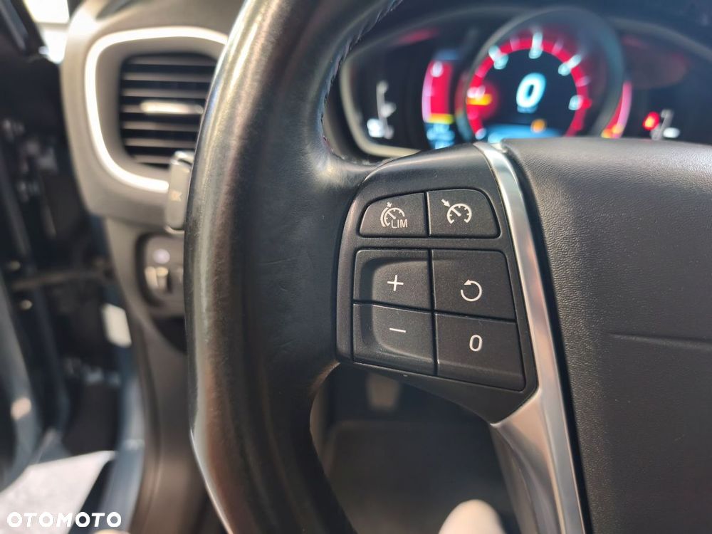 Volvo V40 D2 Momentum - 13