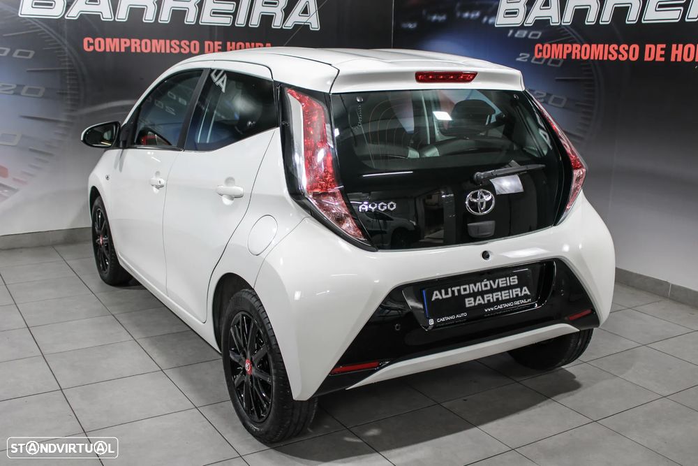 Toyota Aygo 1.0 X-Play+AC+X-Touch - 32