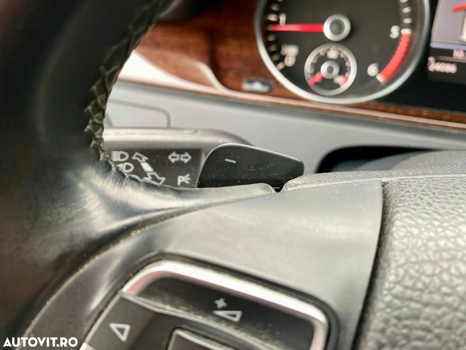 Volkswagen Passat Variant 2.0 TDI DPF DSG R-Line Edition Plus - 14