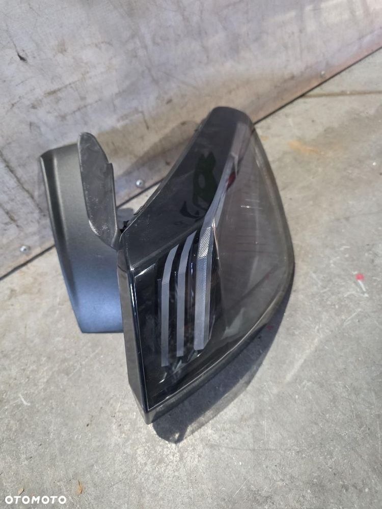 PEUGEOT 3008 II LIFT LAMPA PRAWA TYŁ 9836231180 - 2