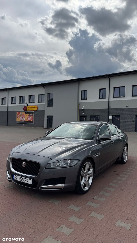 Jaguar XF 2.0 i4D Prestige - 2