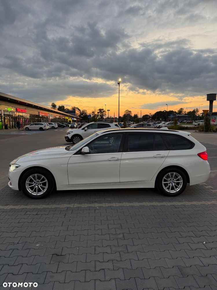 BMW Seria 3 320i Advantage - 4