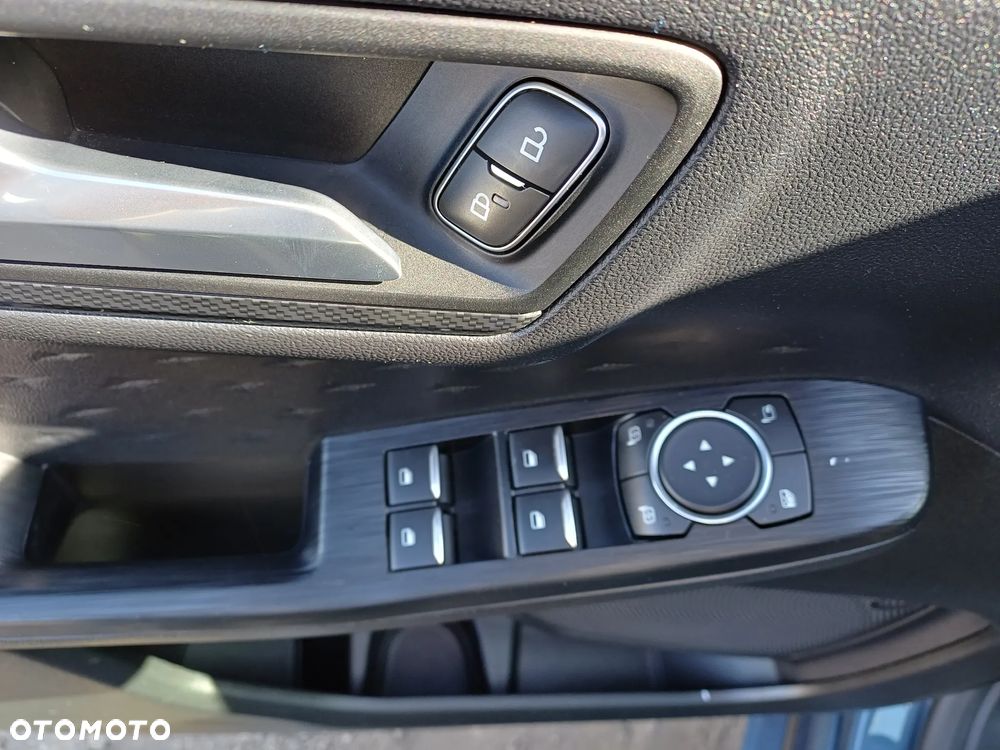 Ford Kuga 1.5 TDCi 2x4 ST-Line - 16