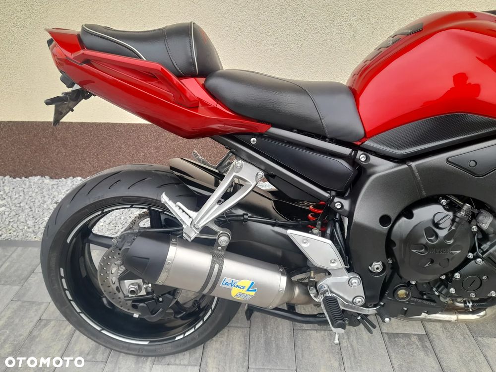 Yamaha FZ - 11