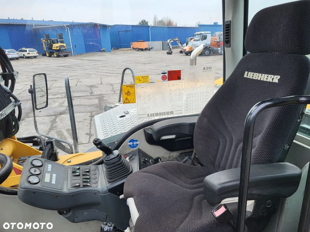 Liebherr A 311 spr z Niemiec tylko 6200mtg - 18