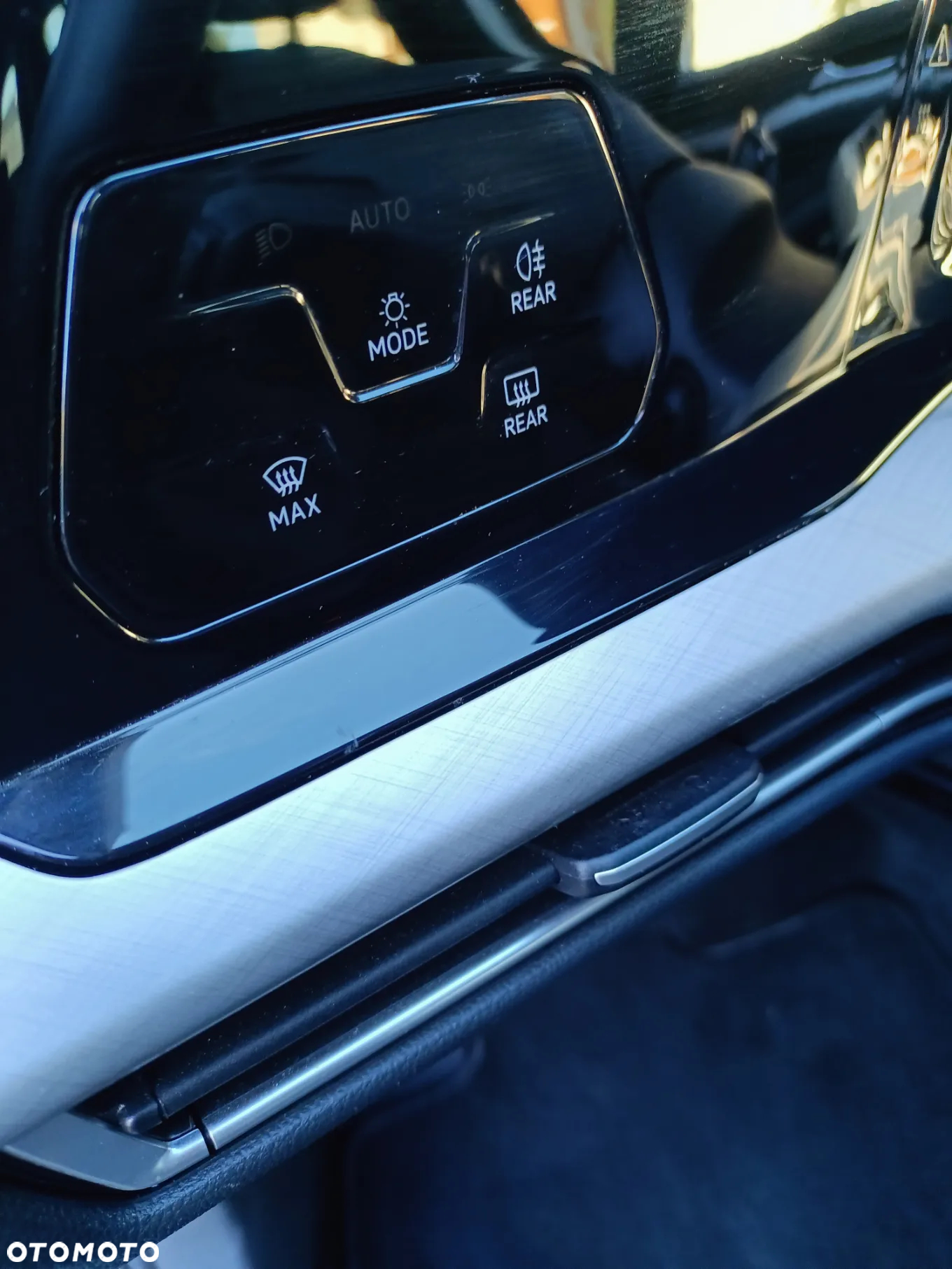 Volkswagen Golf Variant 2.0 TDI SCR DSG Goal - 11