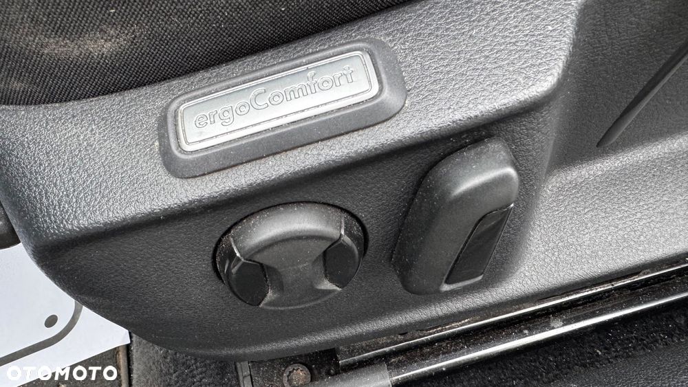 Volkswagen Passat - 34