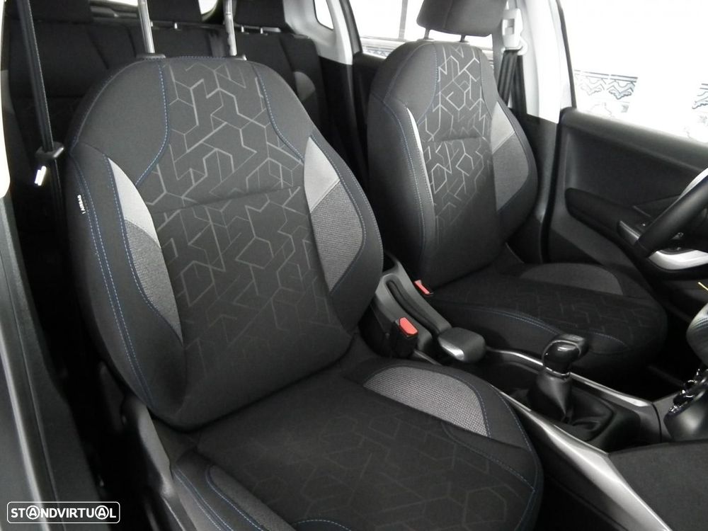 Peugeot 2008 1.6 BlueHDi Style - 19