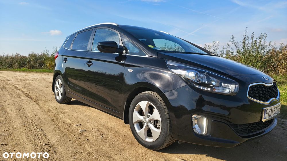 Kia Carens - 26