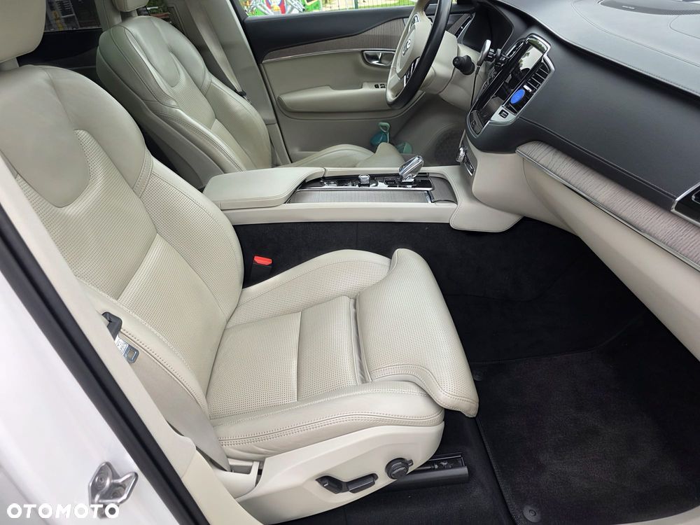 Volvo XC 90 B5 D AWD Inscription 7os - 23