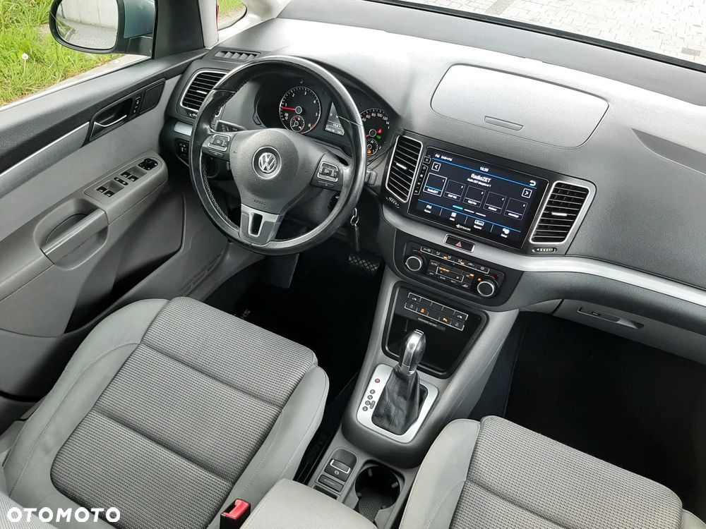 Volkswagen Sharan 2.0 TDI DSG BlueMotion Technology Trendline - 16