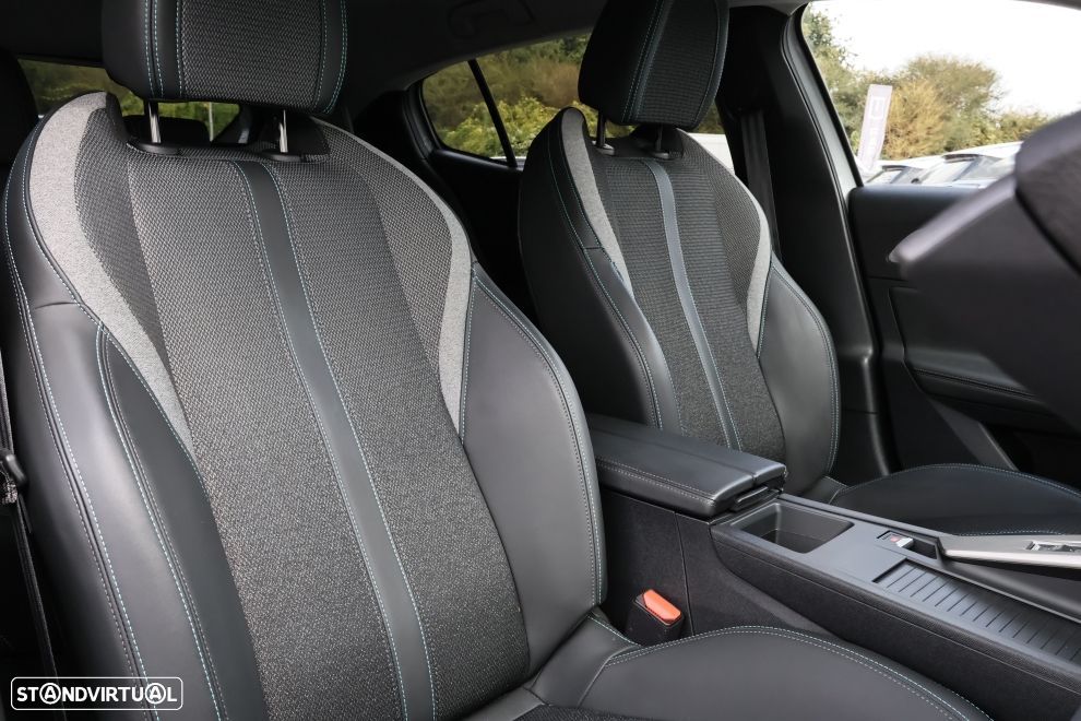 Peugeot 408 1.6 Hybrid Allure e-EAT8 - 13