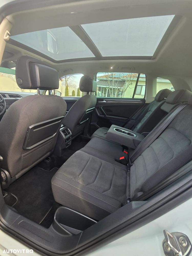 Volkswagen Tiguan - 12