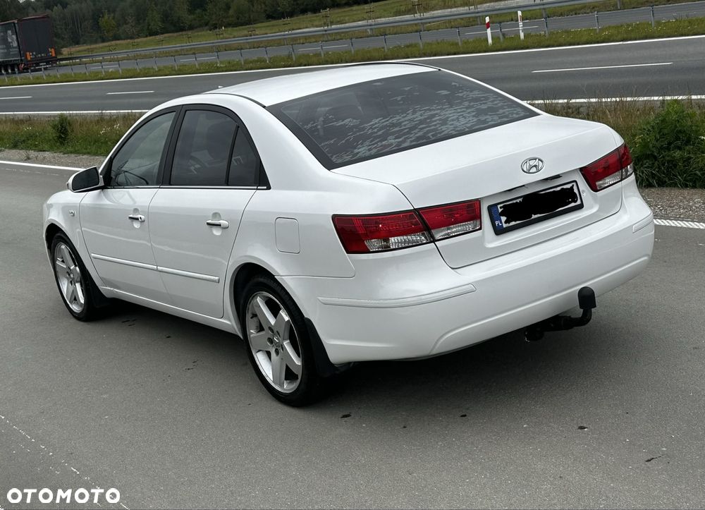 Hyundai Sonata - 4