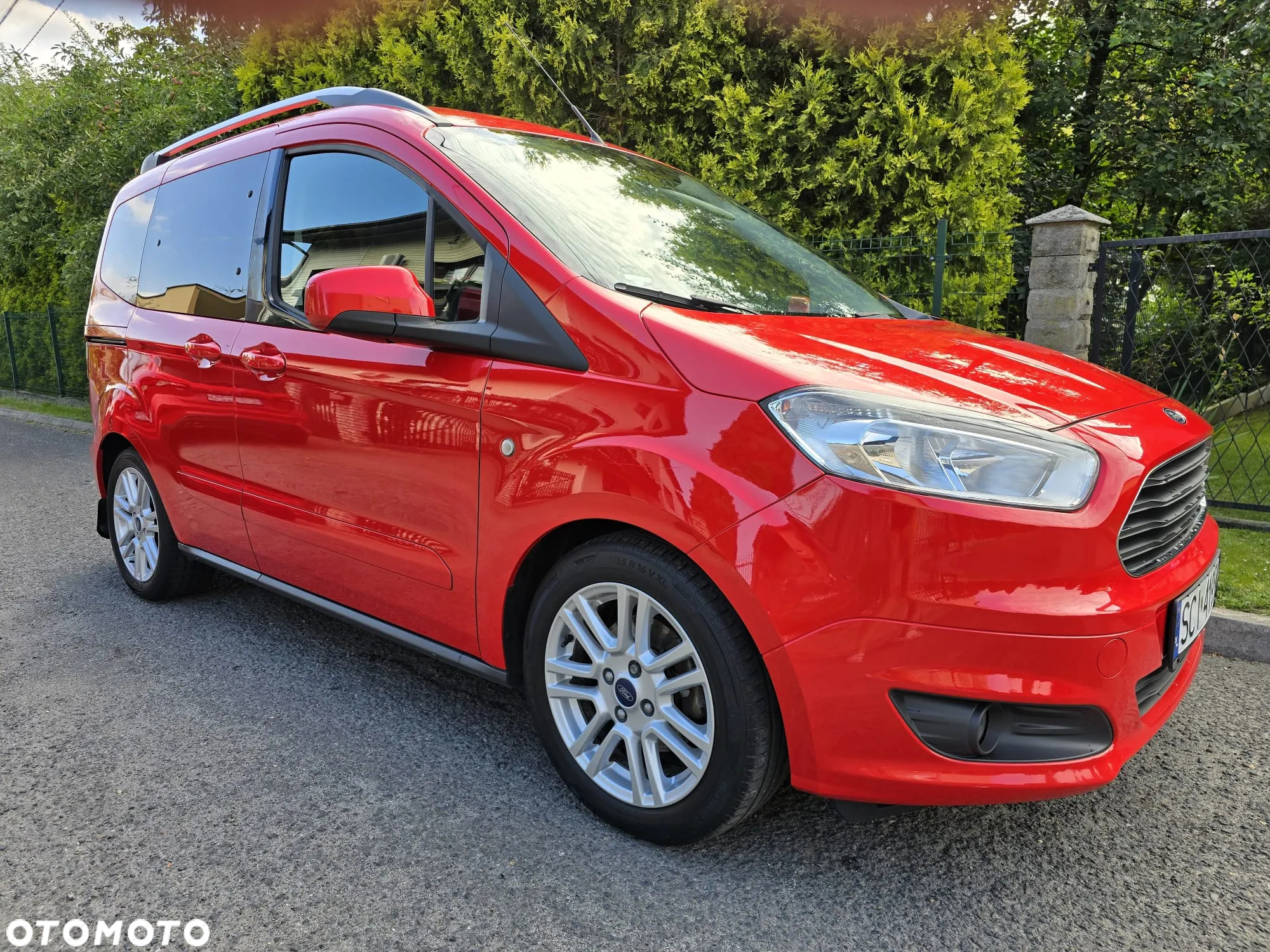 Ford Tourneo Courier 1.0 EcoBoost Titanium - 4