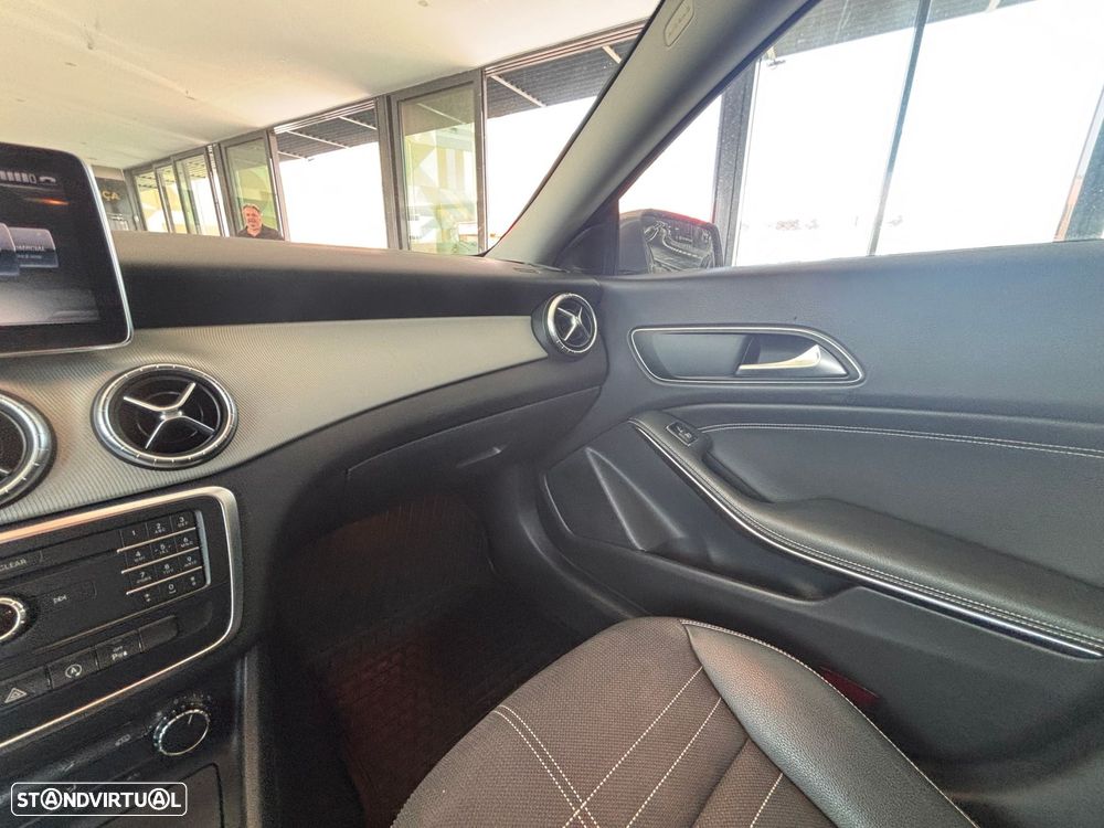 Mercedes-Benz CLA 200 - 13