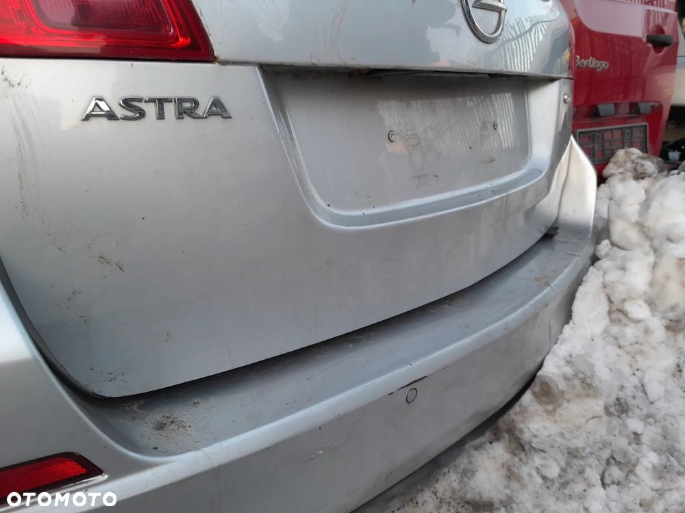 Klapa tylna pokrywa bagażnika OPEL Astra J kombi 09-15r. Z176 - 4
