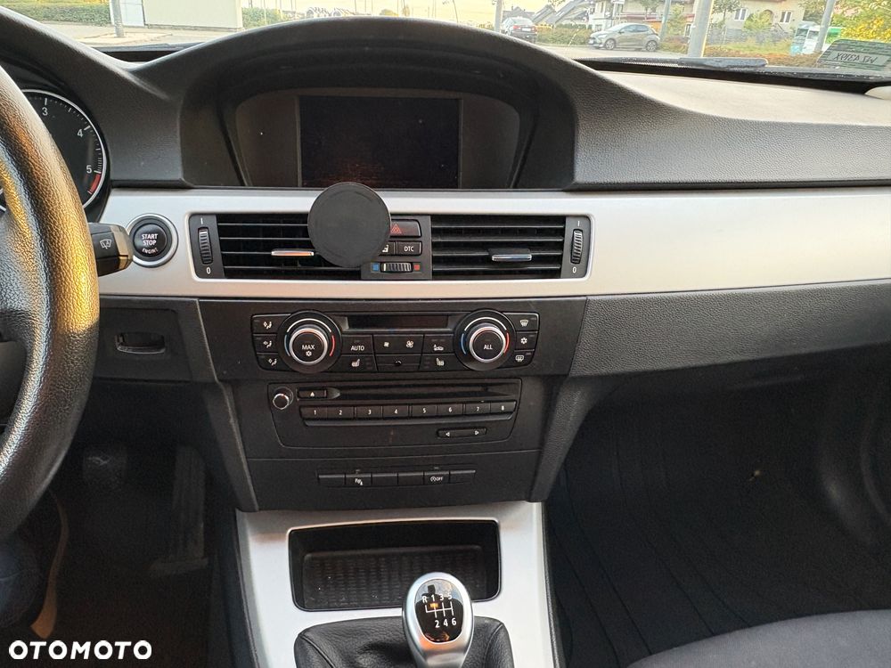 BMW Seria 3 320d Efficient Dynamics - 19