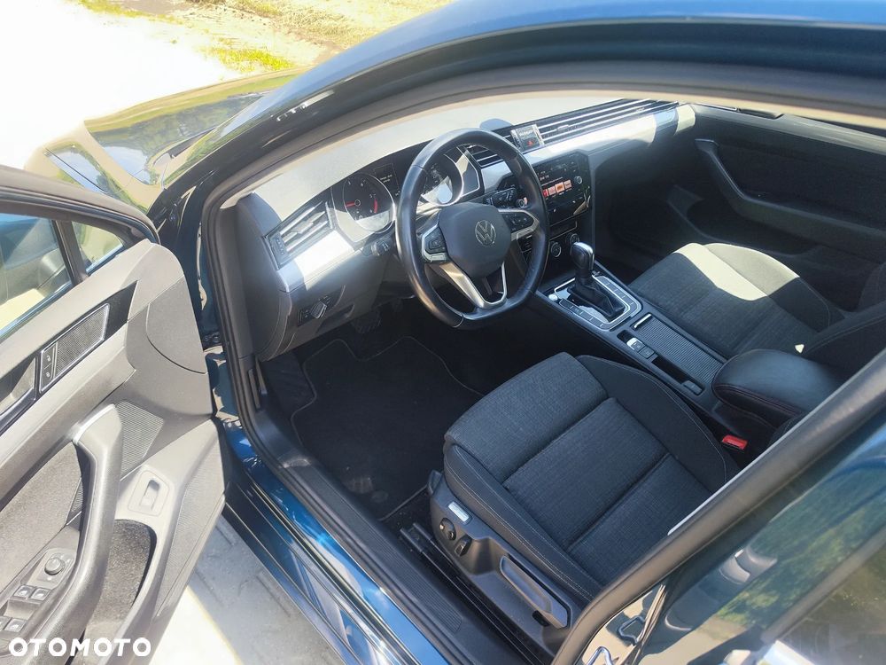 Volkswagen Passat 2.0 TDI SCR DSG Trendline - 10