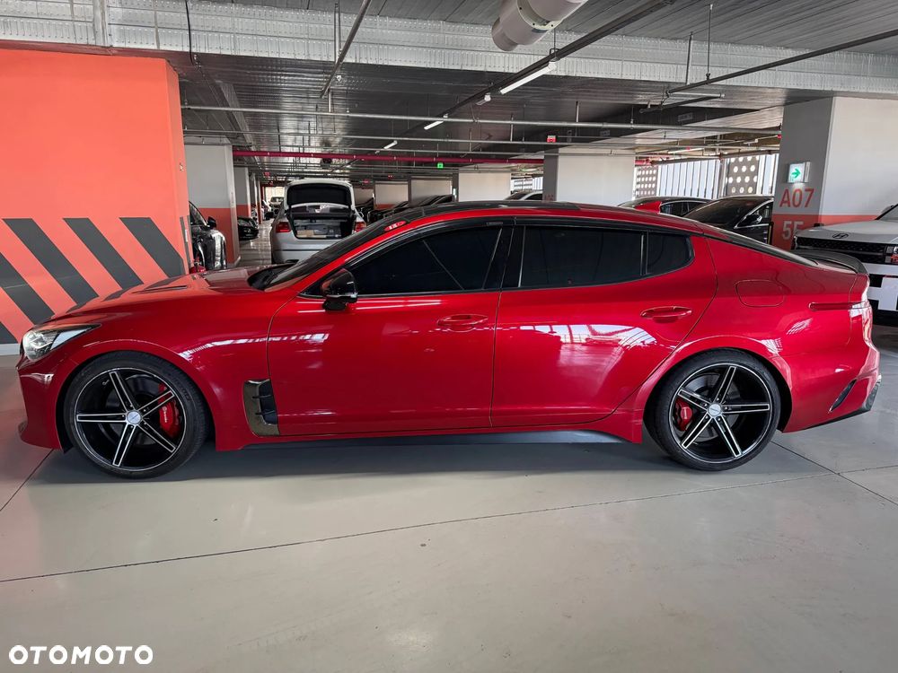 Kia Stinger - 7