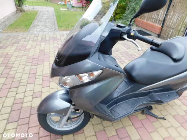 Suzuki Burgman - 12