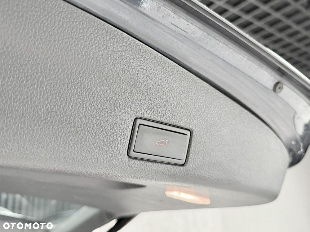 Volkswagen Sharan 2.0 TDI DSG Blue Motion Highline - 39